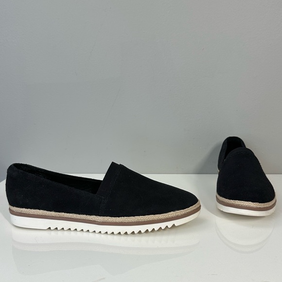 Clarks Serena Paige Slip On Black Suede Loafers Size 9W - Picture 1 of 14